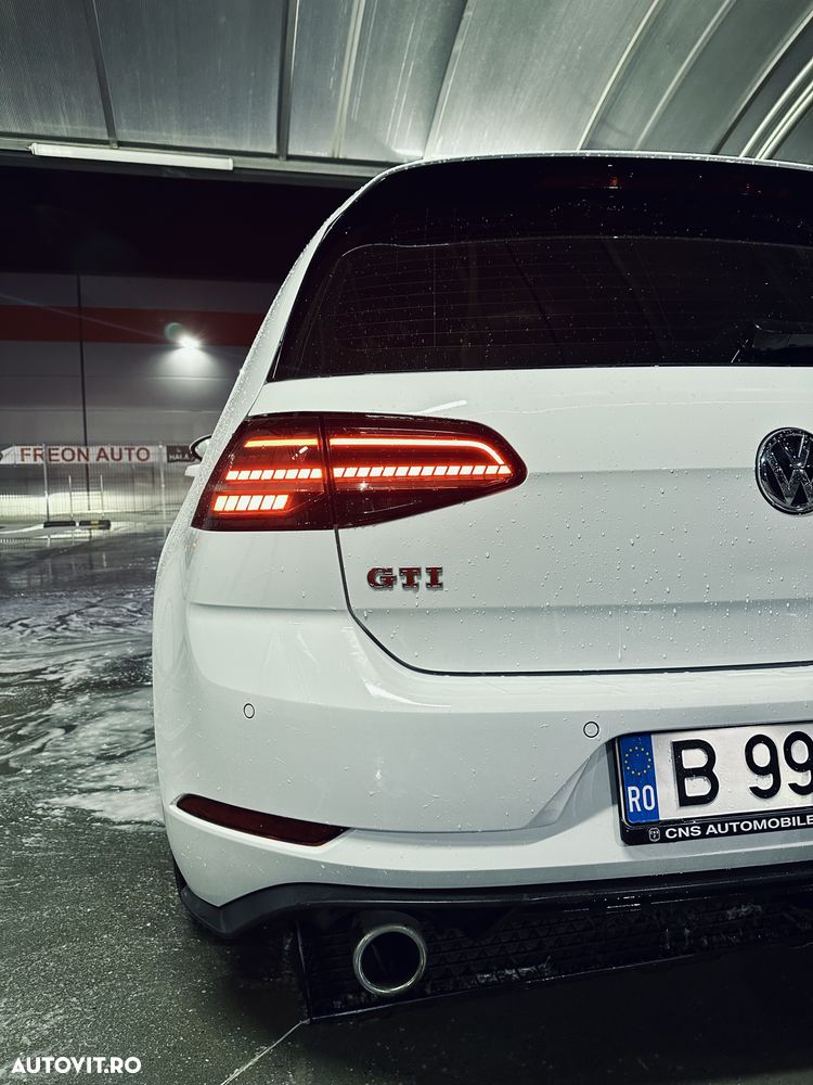 Volkswagen Golf - 14