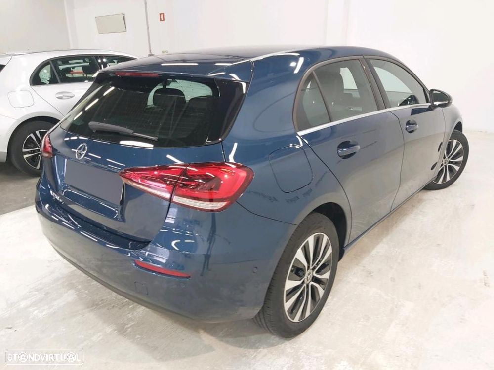 Mercedes-Benz A 250 e Style Plus - 3