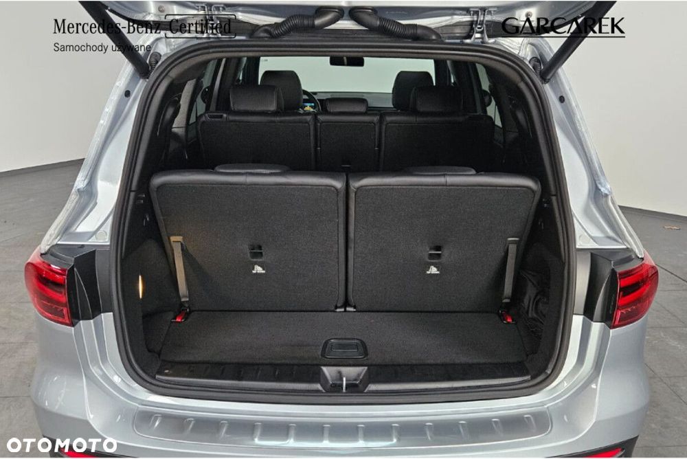 Mercedes-Benz GLB - 16