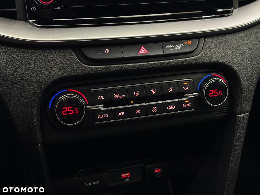 Kia XCeed 1.5 T-GDI M - 24