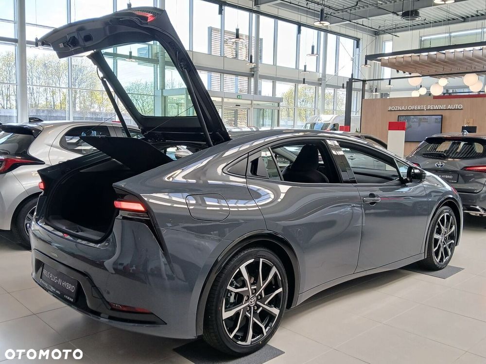 Toyota Prius - 32