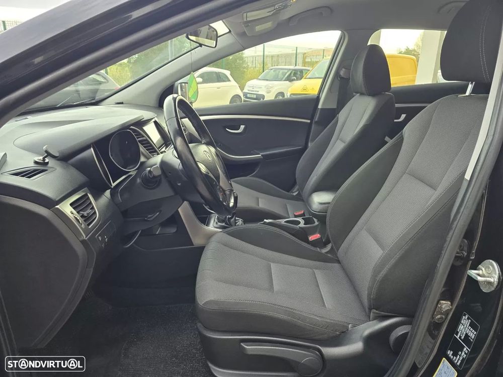 Hyundai i30 CW 1.6 CRDi Comfort - 10