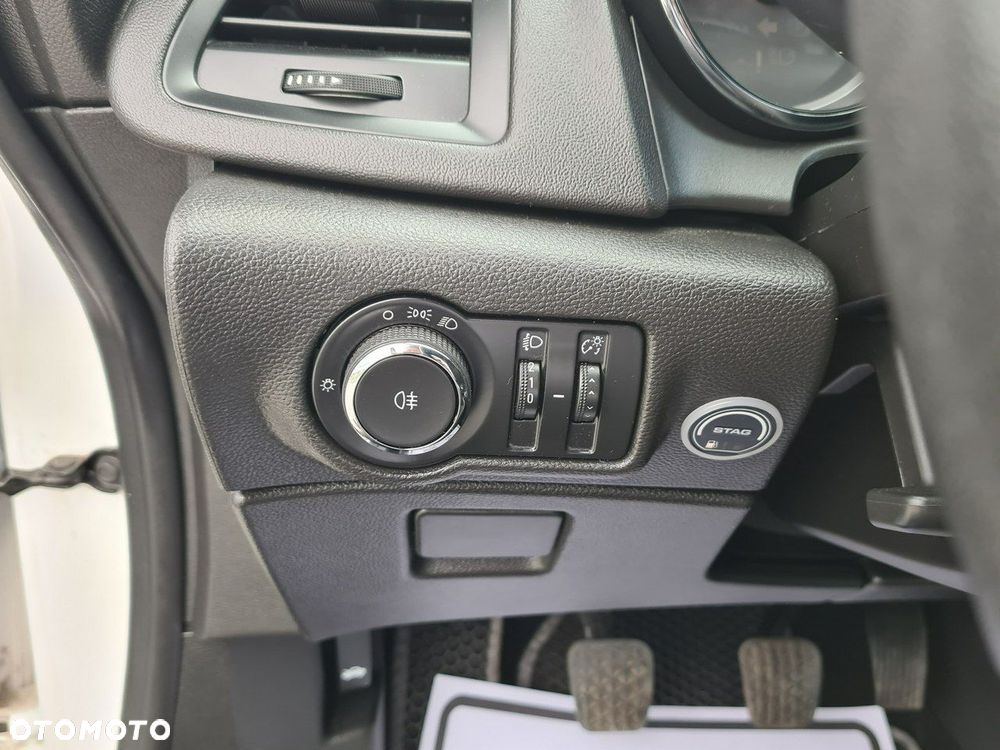 Opel Astra 1.4 Turbo Edition - 17