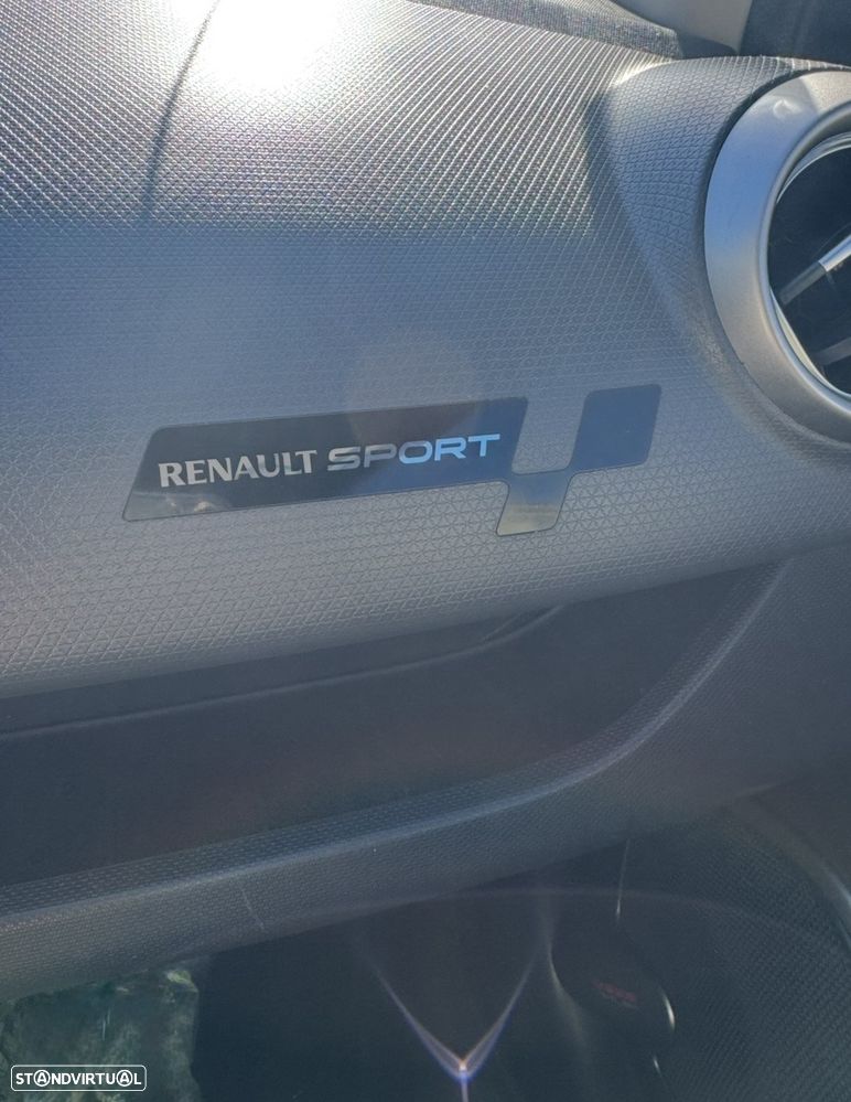 Renault Clio - 16