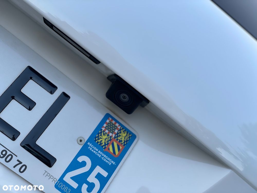 Peugeot 208 1.2 PureTech GPF Signature S&S - 11