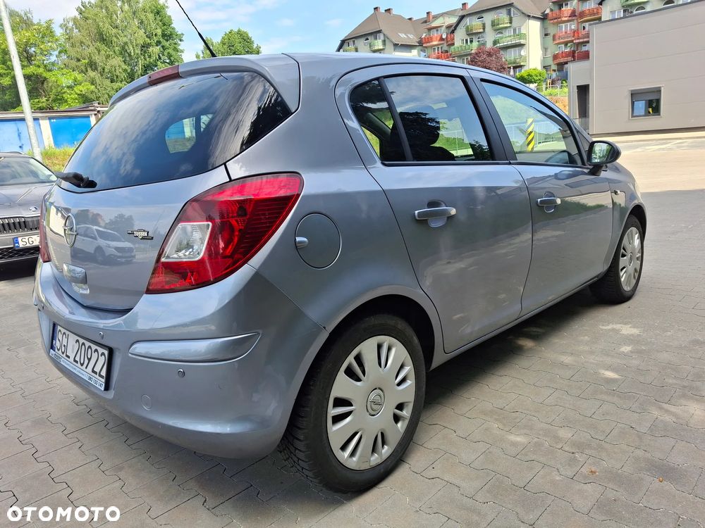 Opel Corsa 1.2 16V Cosmo - 9
