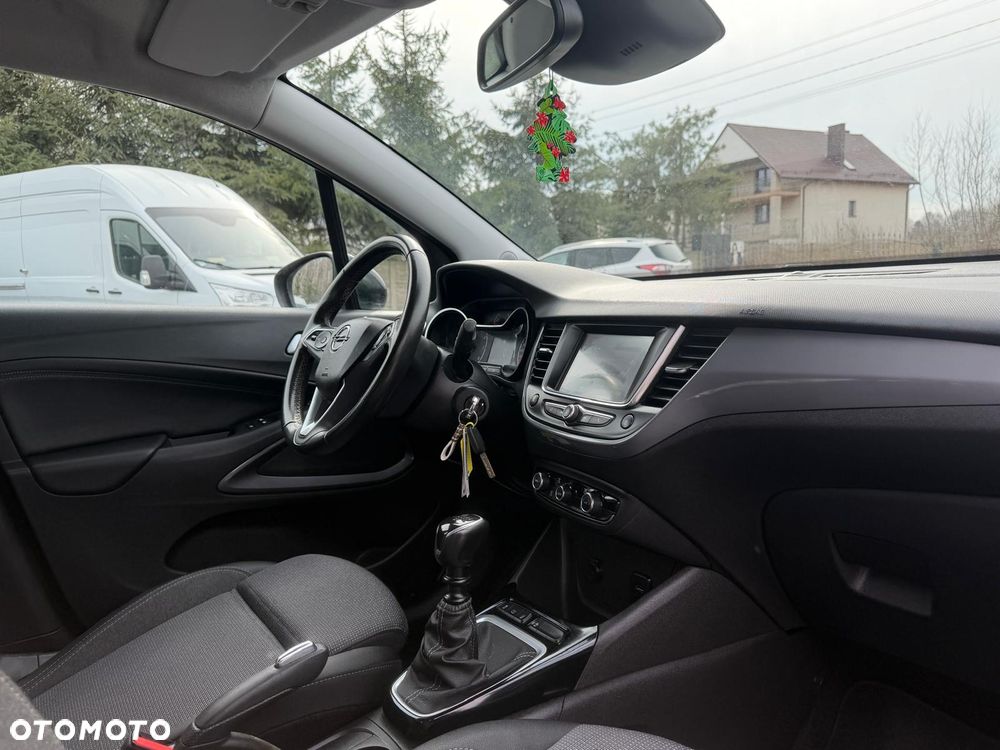 Opel Crossland X - 11