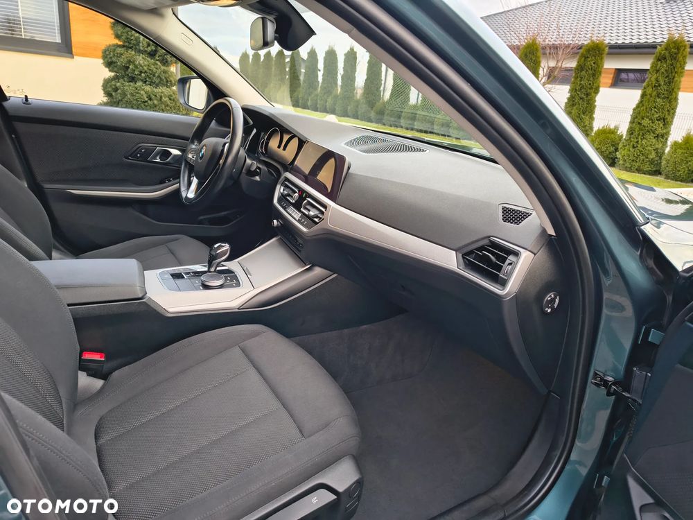 BMW Seria 3 320i Sport Line Shadow - 10