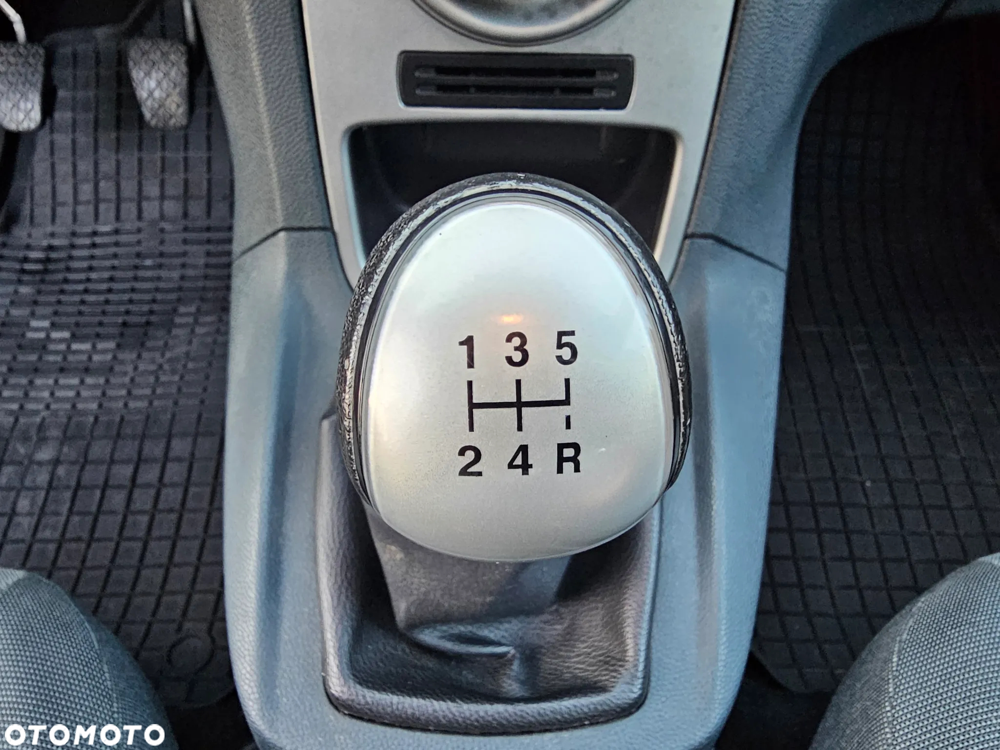 Ford Fiesta - 32