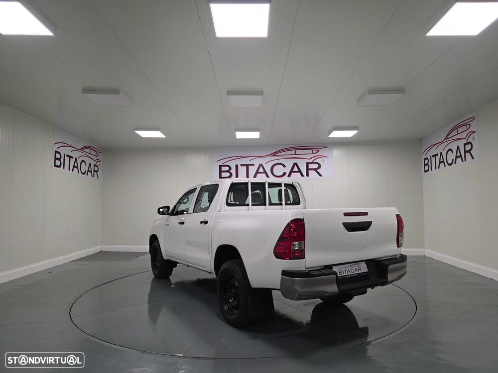 Toyota HILUX  2.4 D-4D 2WD CD - 18