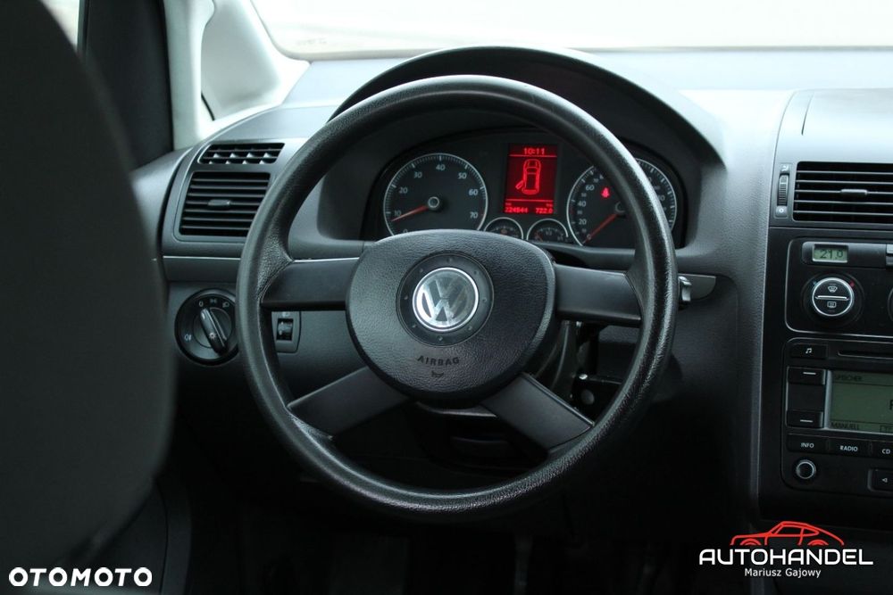 Volkswagen Touran - 9