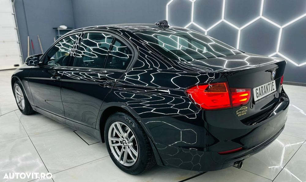BMW Seria 3 318d Aut. Blue Performance Sport Line - 4