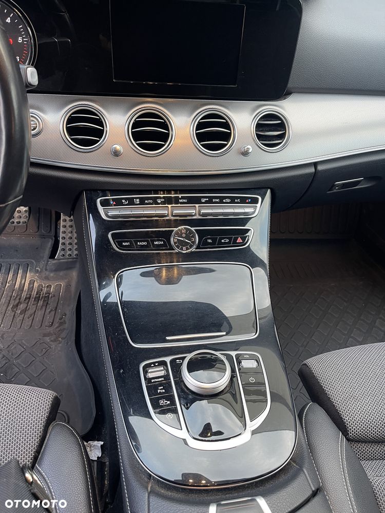 Mercedes-Benz Klasa E - 9