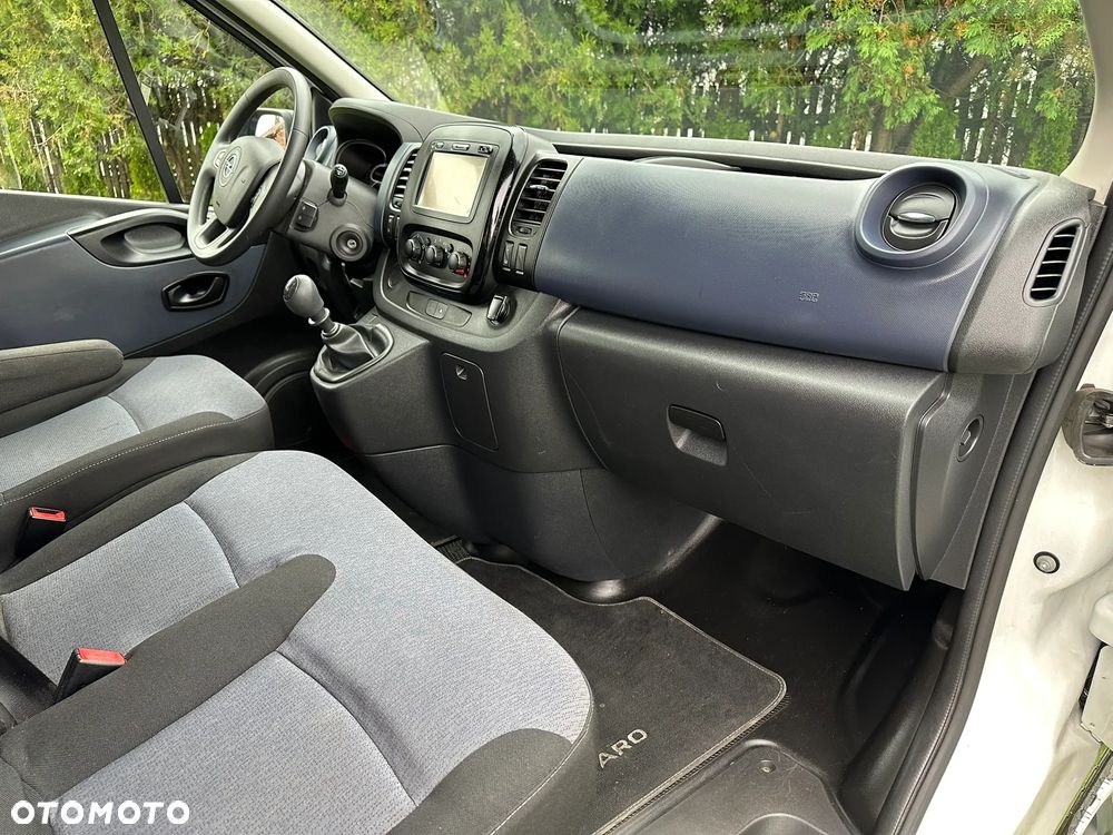 Opel Vivaro - 10