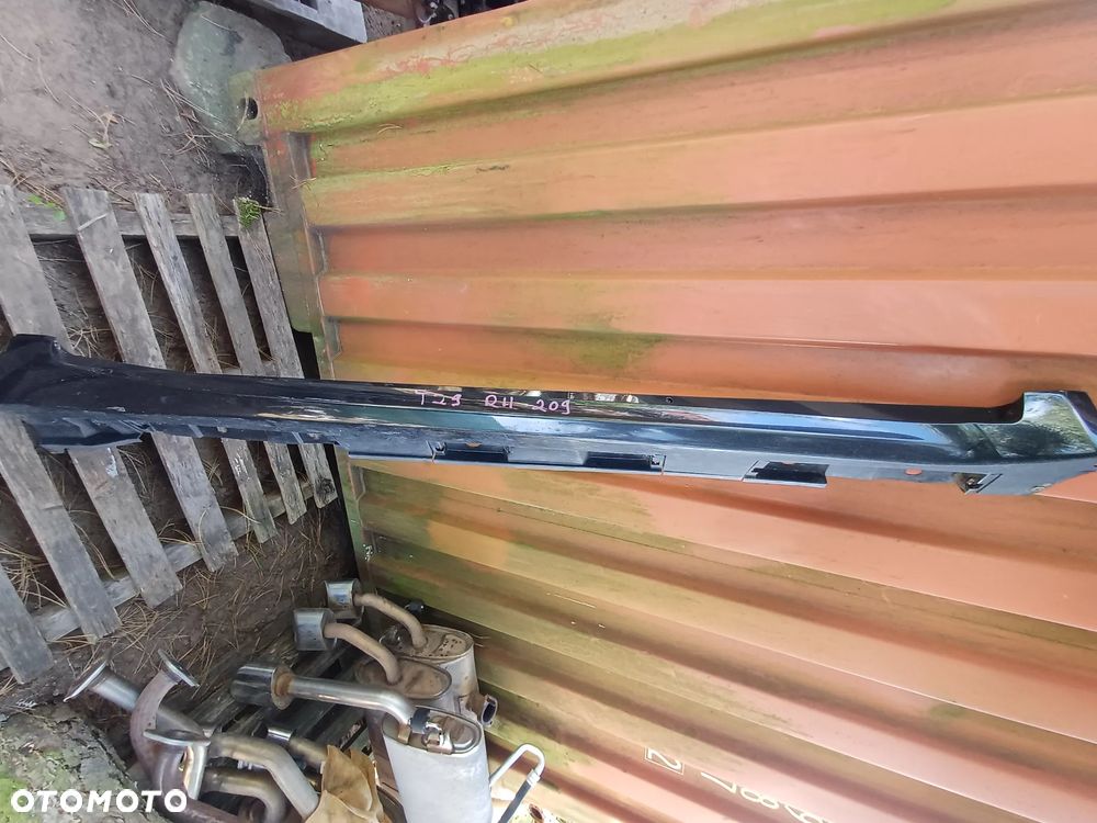 Próg Listwa progowa prawa Toyota Avensis t27 t29 kombi