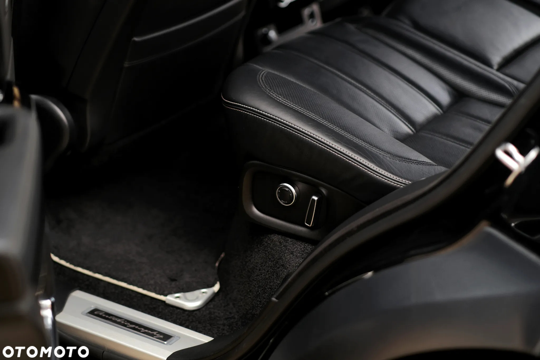 Land Rover Range Rover 4.4SD V8 AB Black - 23