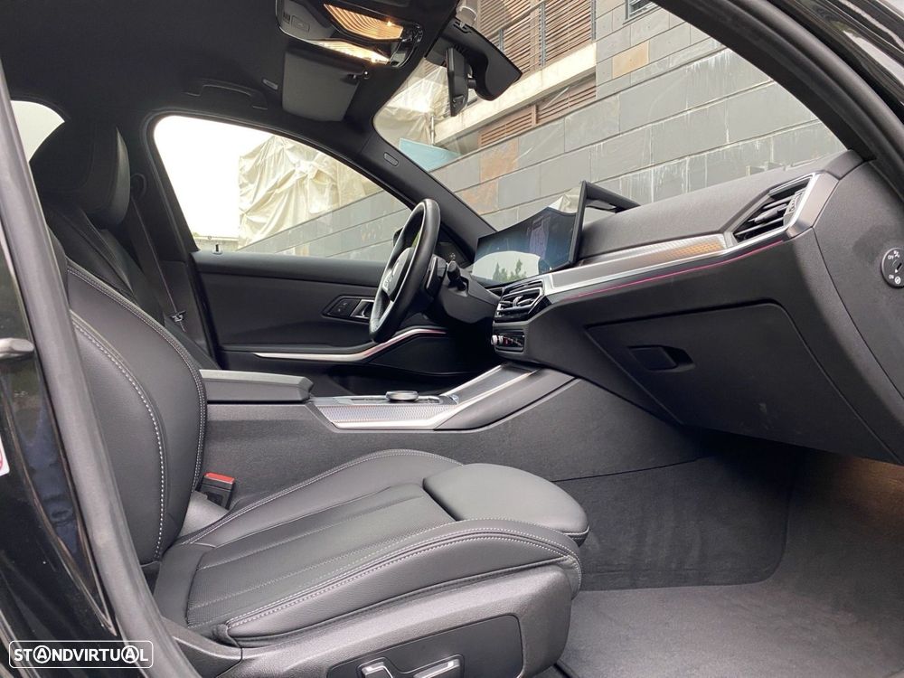 BMW 330 e Pack Desportivo M Pro Auto - 17