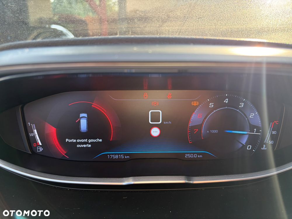 Peugeot 5008 - 16
