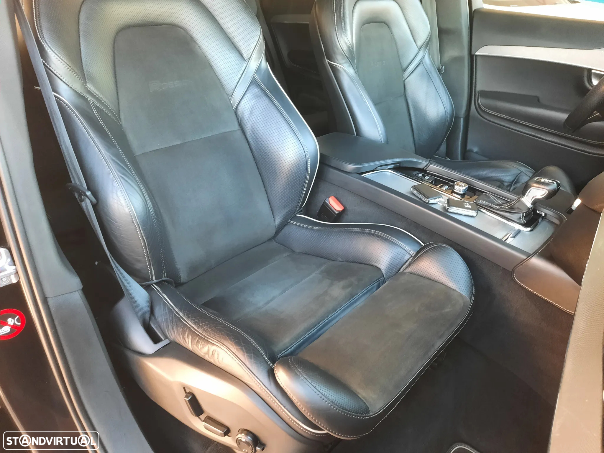 Volvo XC 90 2.0 D4 R-Design - 42