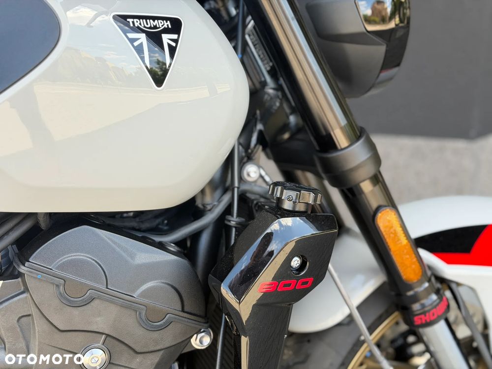Triumph Trident - 8
