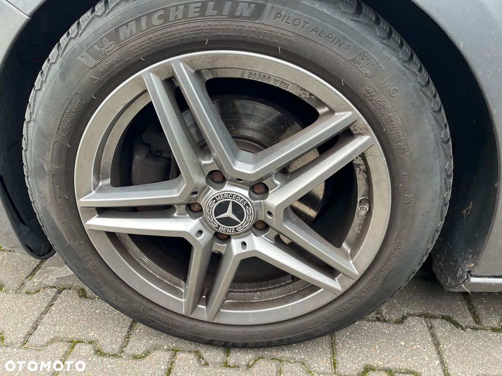 Mercedes-Benz Klasa A 200 7G-DCT - 36