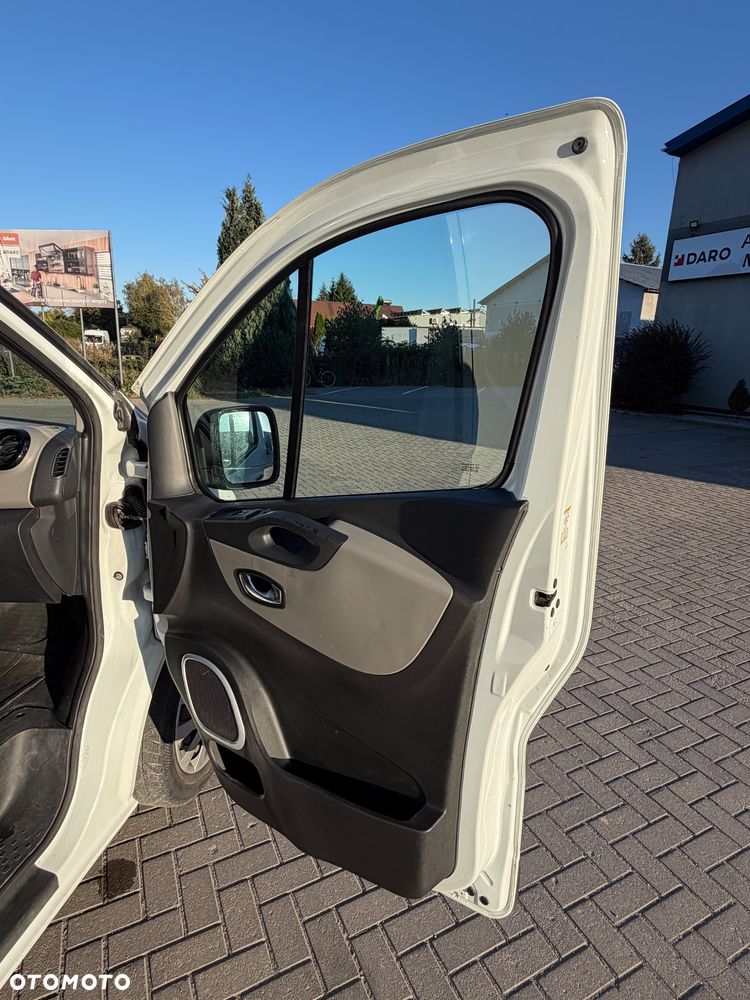 Renault Trafic - 14
