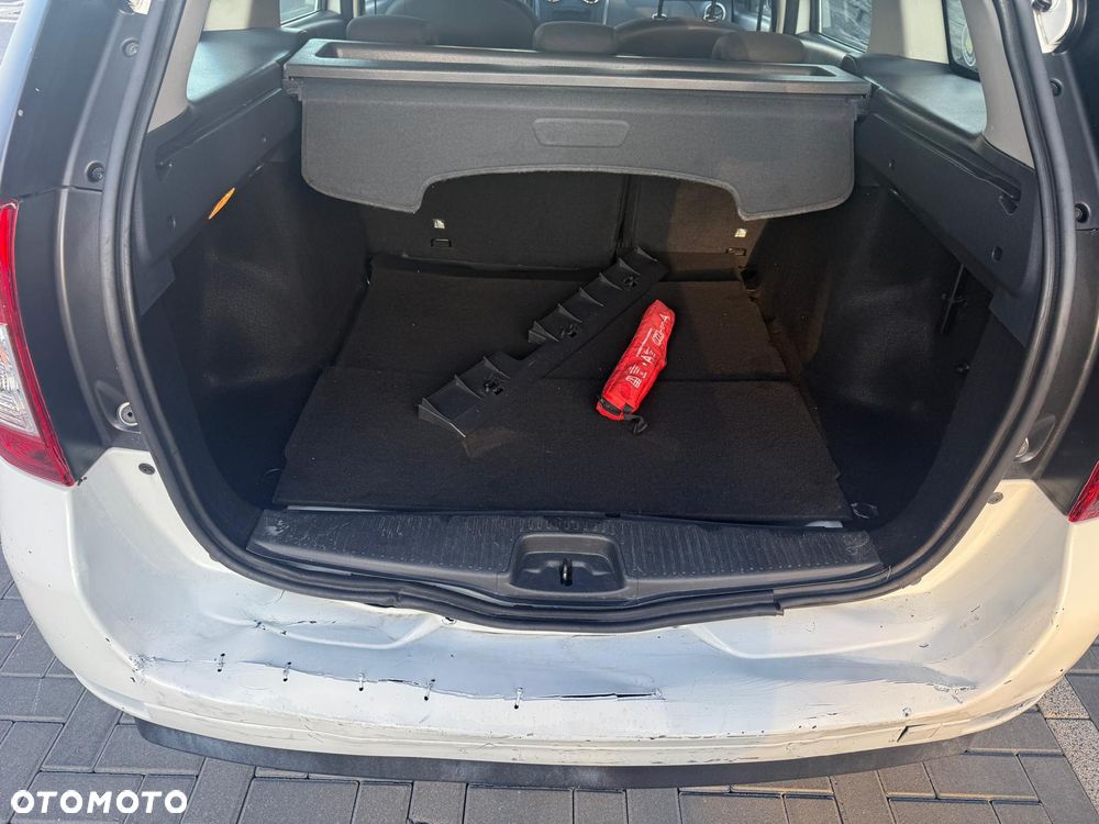 Dacia Logan TCe 90 Prestige - 29
