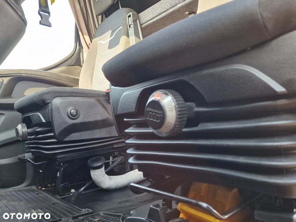 Iveco 70C18, WINDA ,14 EP, SALON PL ,Kontener, Bezwypadkowy ,7,2 T , 3.0 , Spanie z tyłu x2 - 7