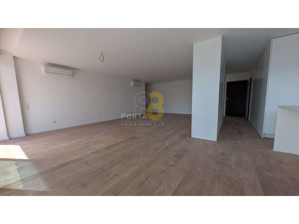T4 com terraço ultimo piso, vistas do parque e mar - Matosinhos Sul - Grande imagem: 4/20