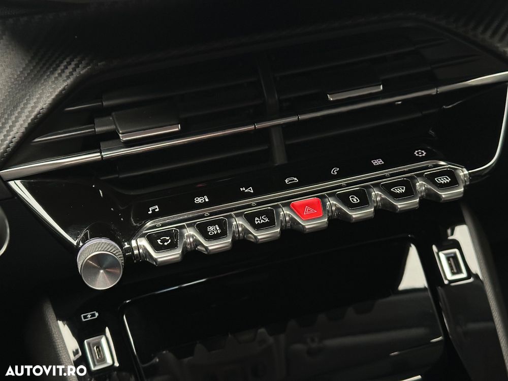 Peugeot 208 1.2 L PureTech STT EAT8 Allure - 11