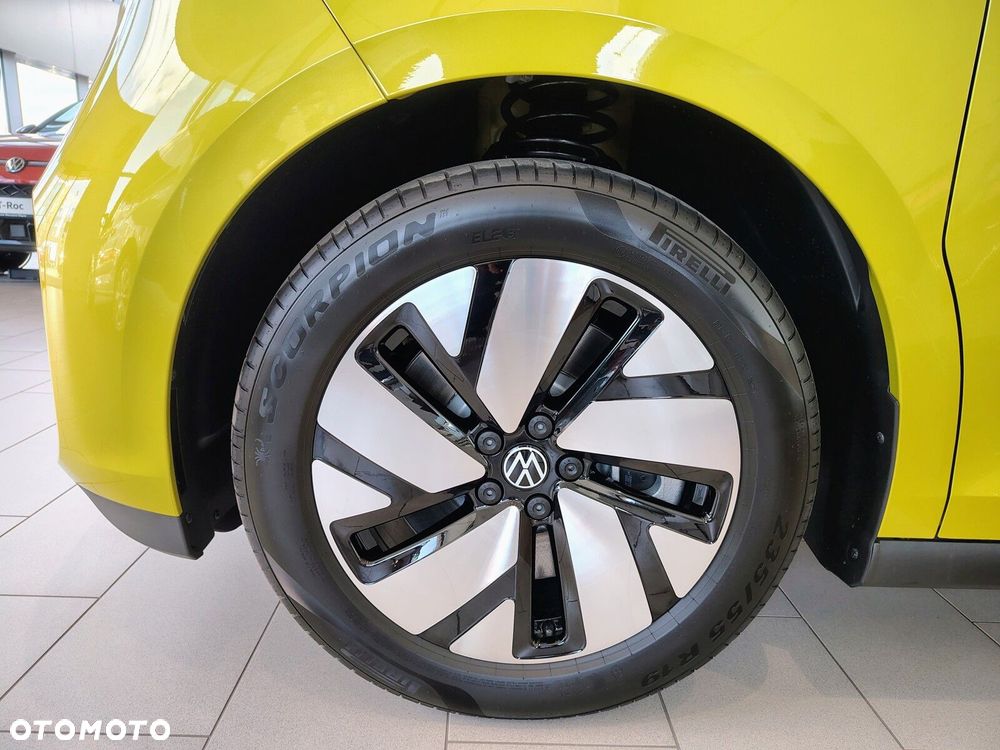 Volkswagen ID. Buzz Pro z długim rozstawem osi silnik: 210 kW (286 KM) 86 kWh / skrzynia biegów: Automatyczna 1 biegowa rozstaw osi: 3239 mm - 9