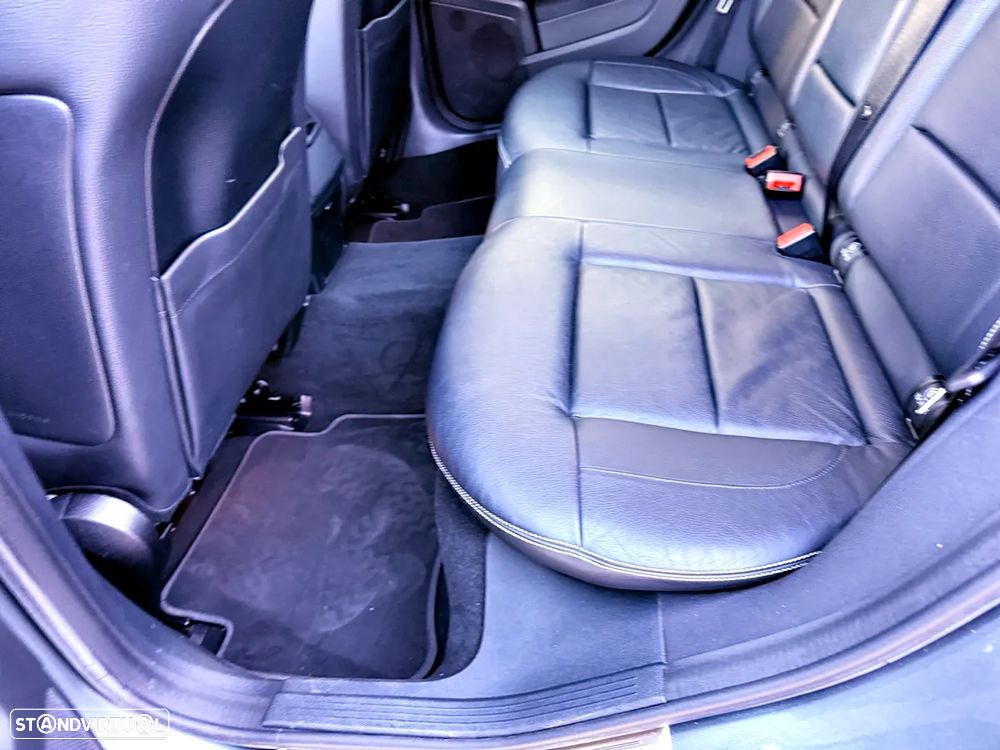 Mercedes-Benz E 250 BlueTEC Avantgarde Auto. - 35