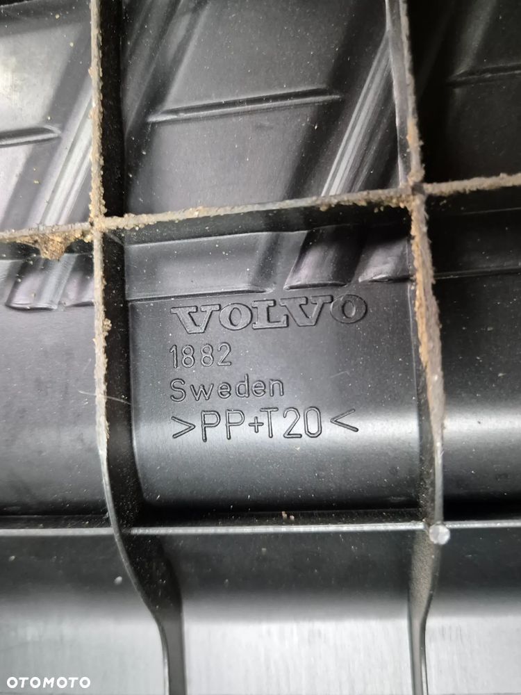 WKŁAD BAGAŻNIKA KORYTKO VOLVO V70 XC70 01-07r. - 3