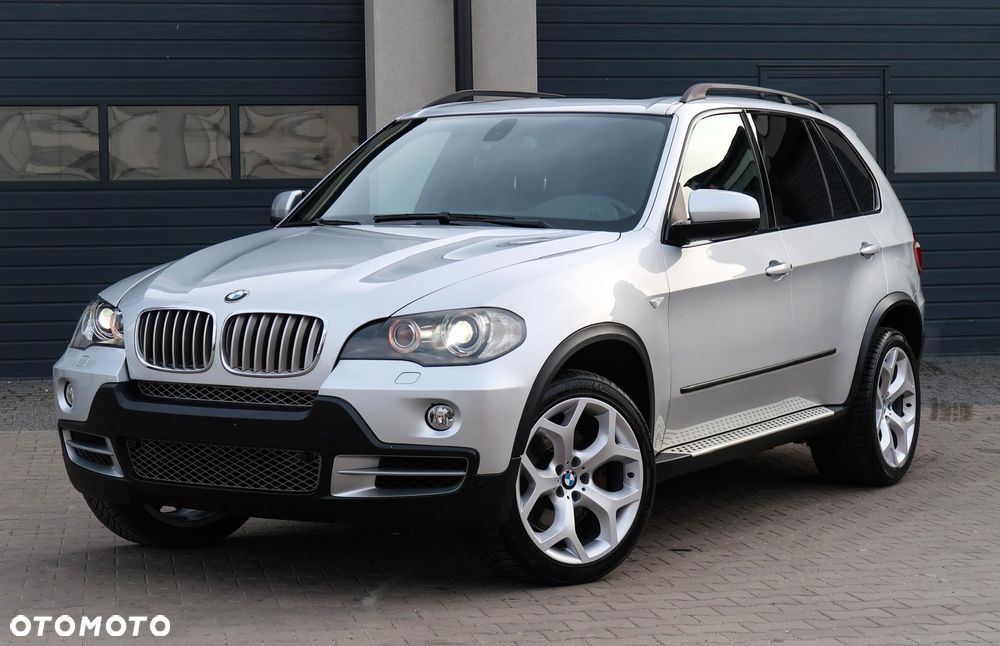 BMW X5 4.8i - 1