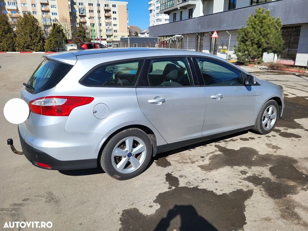 Ford Focus 1.6 TDCi DPF SYNC Edition - 16