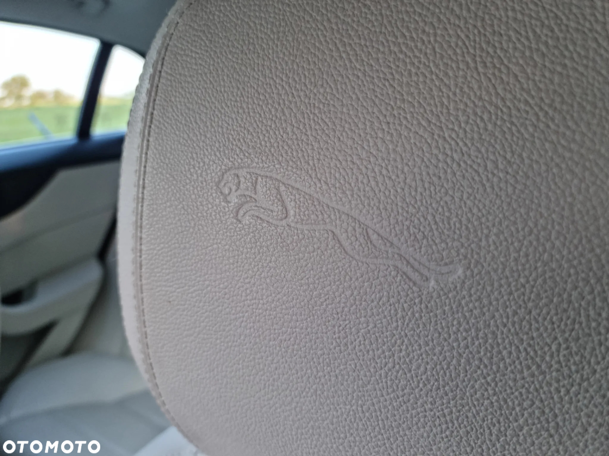 Jaguar XE 2.0 P250 S - 7