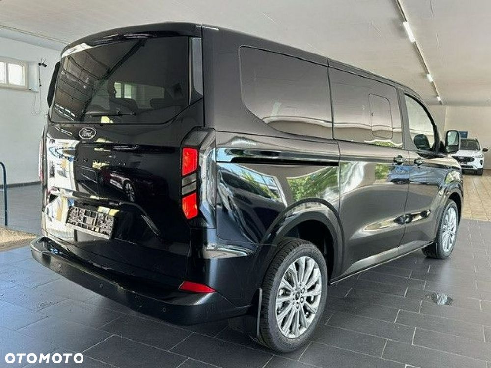 Ford Tourneo Custom - 2