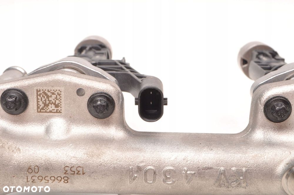 BMW 1 F40 LISTWA WTRYSKOWA WTRYSK 8656548  0261500437  8665631 - 4