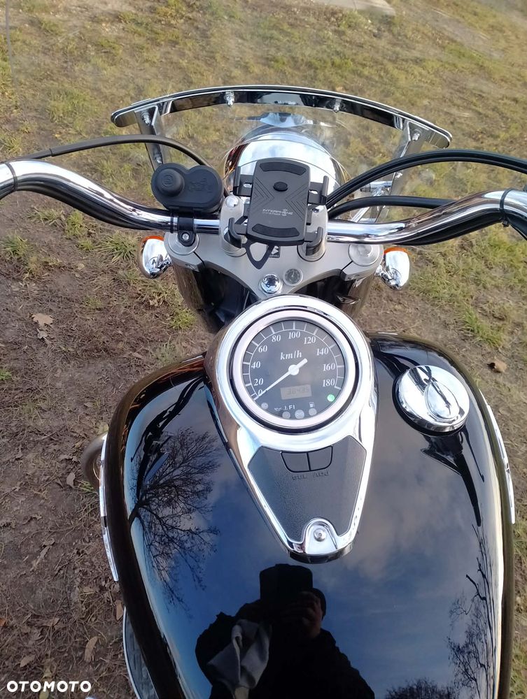 Suzuki Intruder - 18