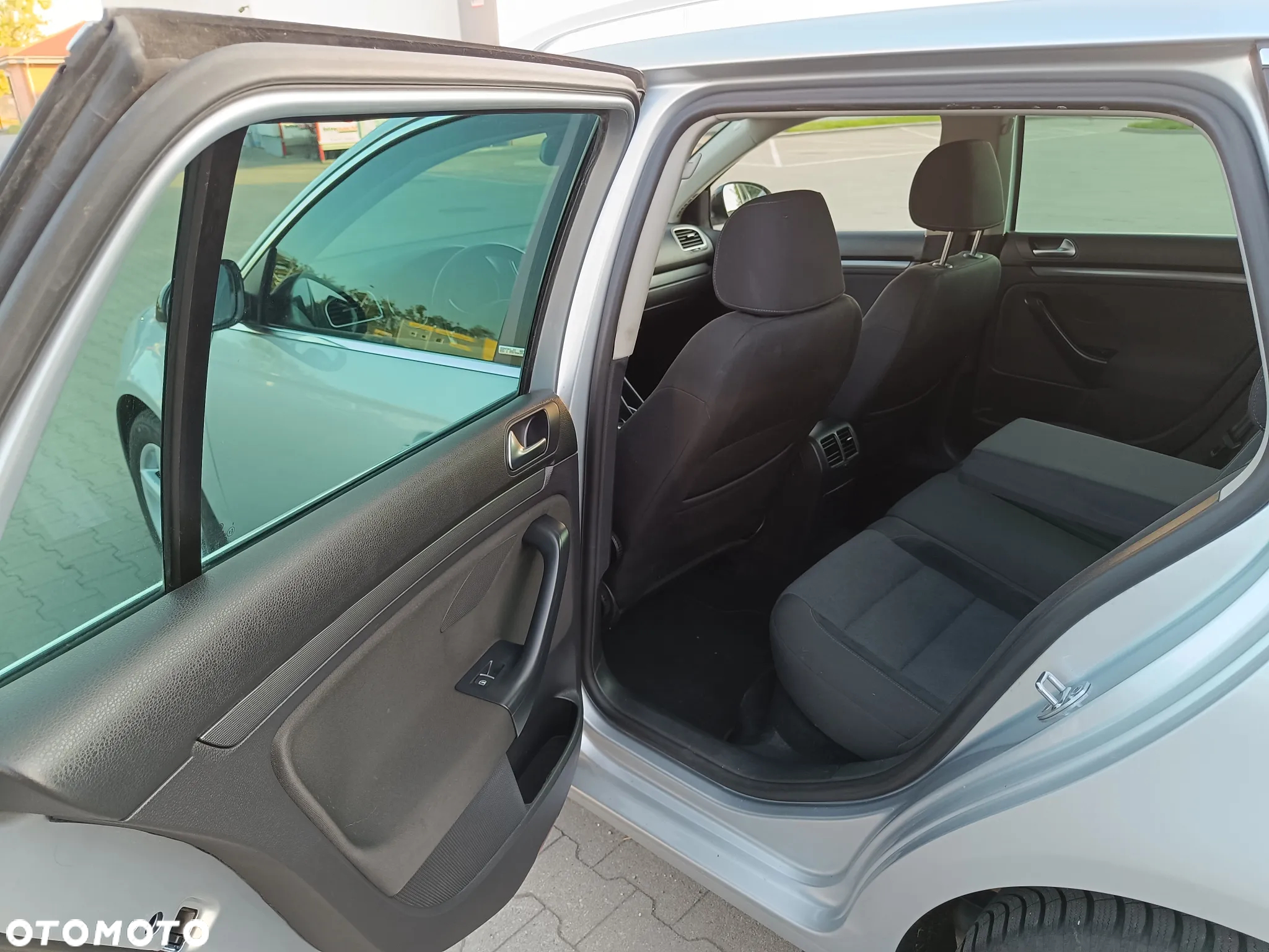 Volkswagen Golf Variant 1.6 TDI DPF Style - 23