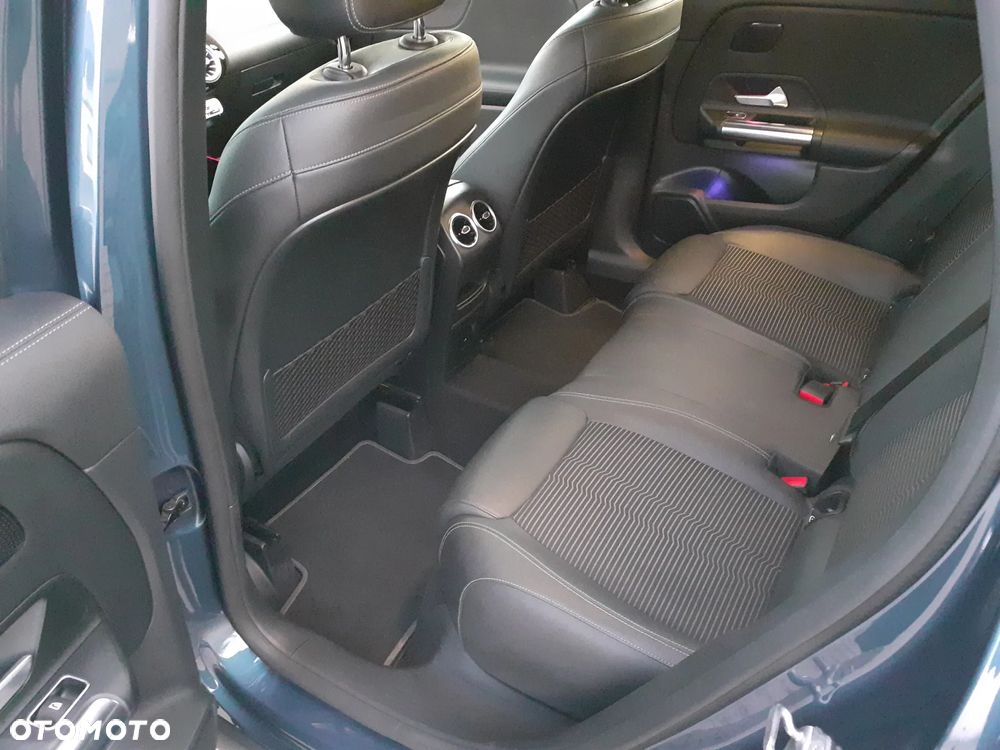 Mercedes-Benz GLA 200 Progressive - 23