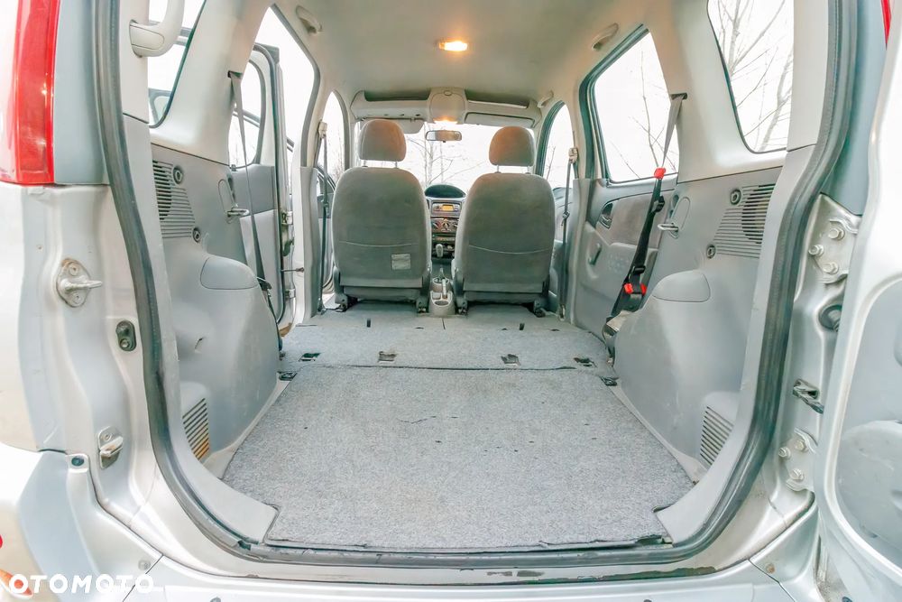 Toyota Yaris Verso 1.3 Sol - 10