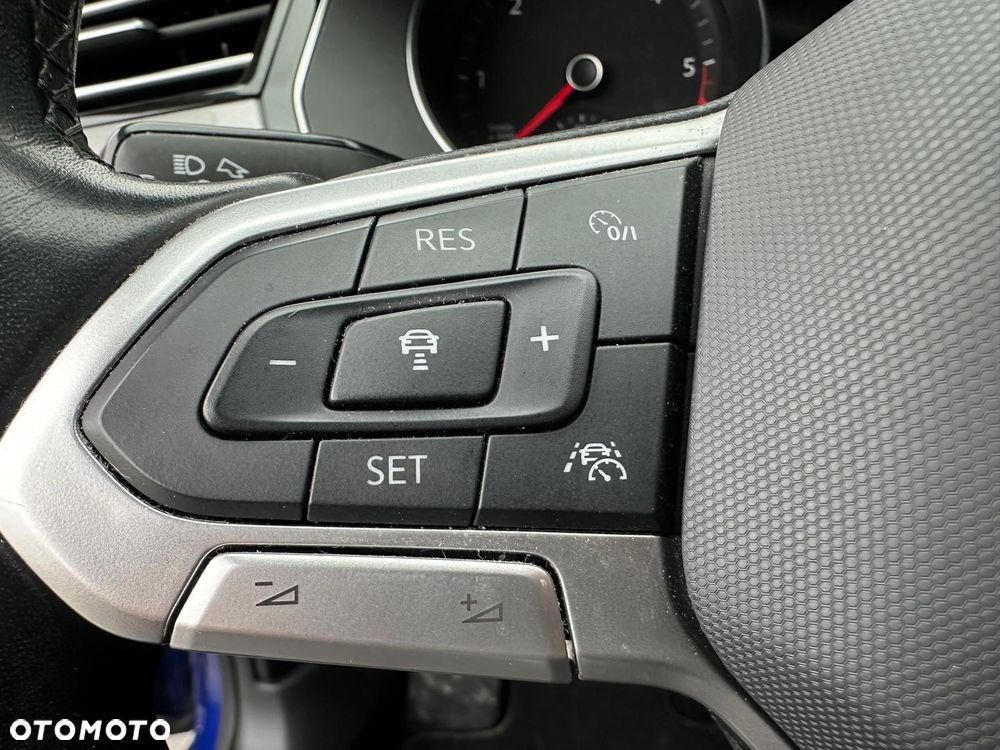 Volkswagen Passat Variant 2.0 TDI SCR DSG R-Line - 15