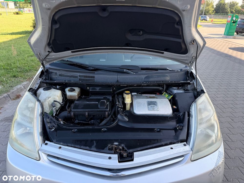Toyota Prius - 25