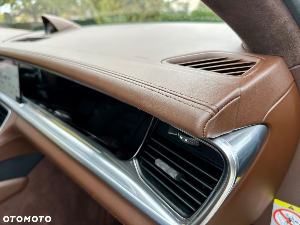 Porsche Panamera 4 - 33