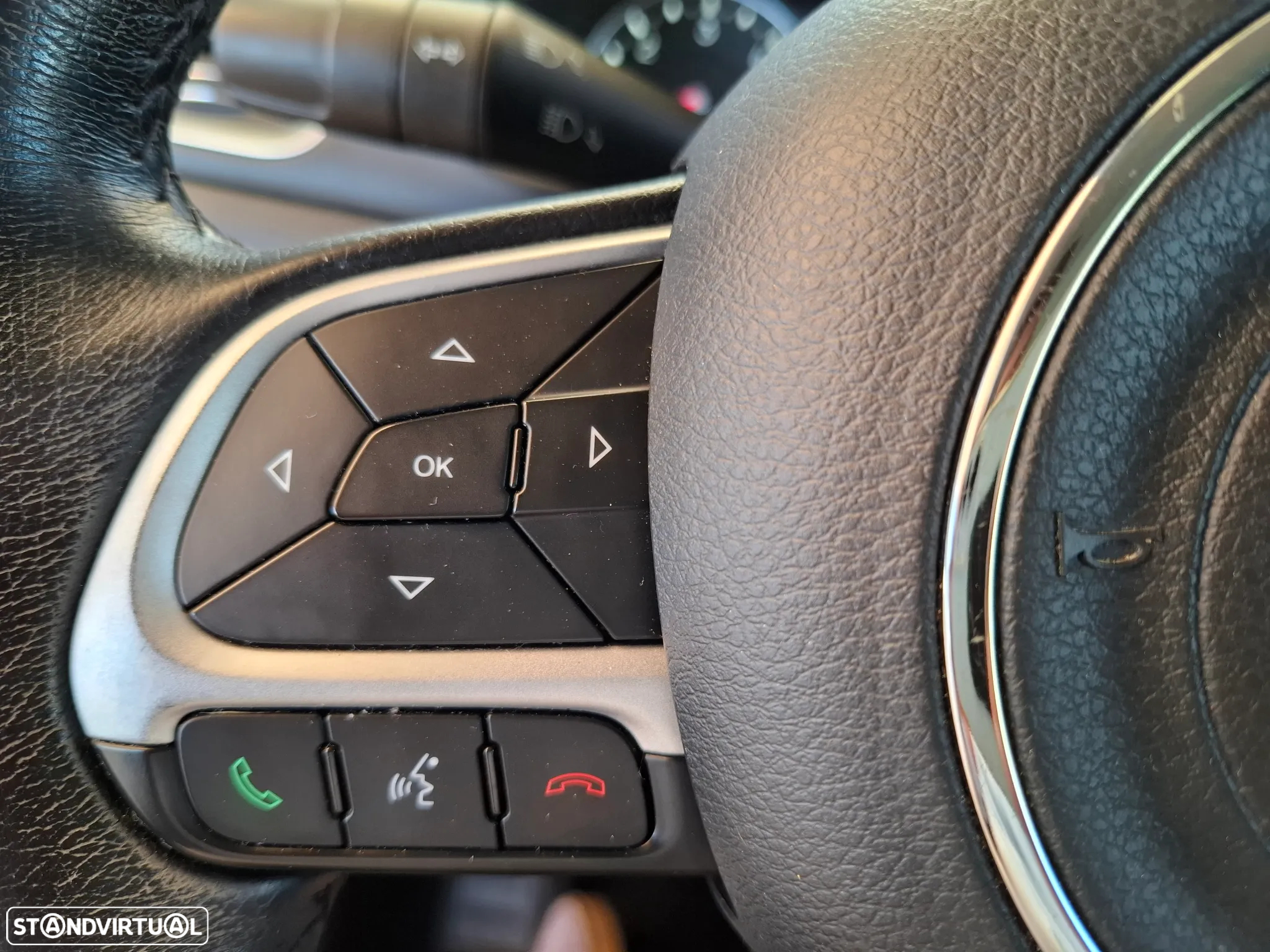 Jeep Renegade 1.6 MJD Limited - 34