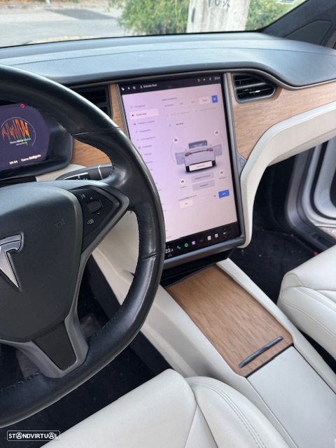 Tesla Model X Long Range - 9