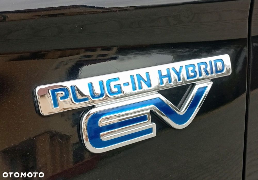 Mitsubishi Outlander - 25