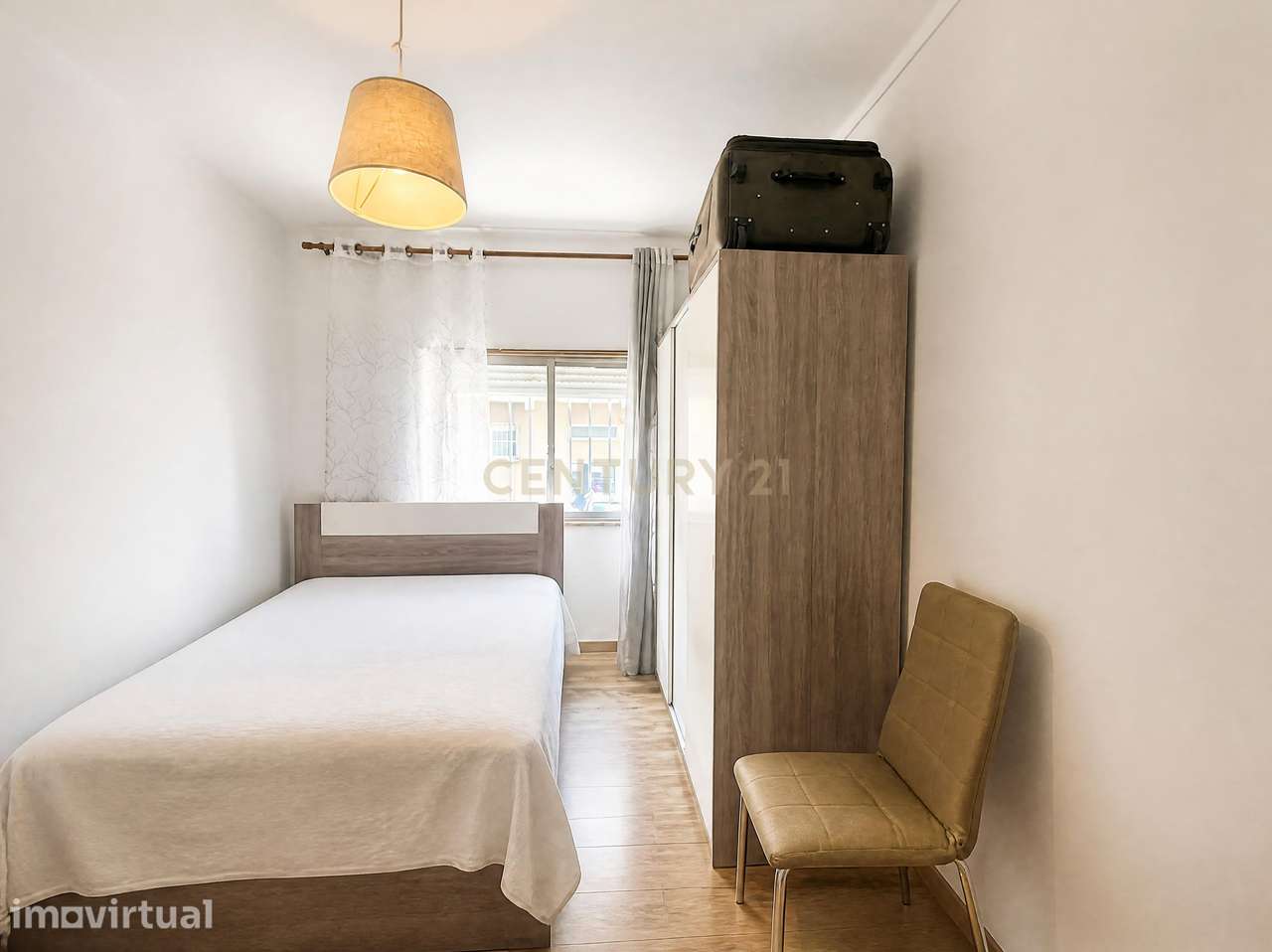 Apartamento  T2 renovado no Vale da Amoreira. - Grande imagem: 2/12