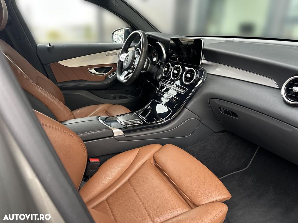 Mercedes-Benz GLC Coupe 300 de 4Matic 9G-TRONIC AMG Line - 12